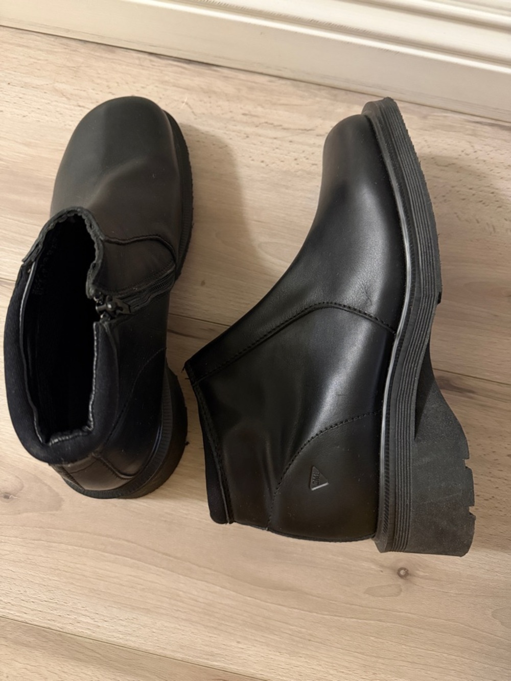 Vintage Doc Marten boots - Picture 3 of 6